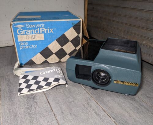 MINT - Vintage Sawyer's Grand Prix 570-AF Slide Projector w MINT - Vintage Sawyer's Grand Prix 570-AF Slide Projector w