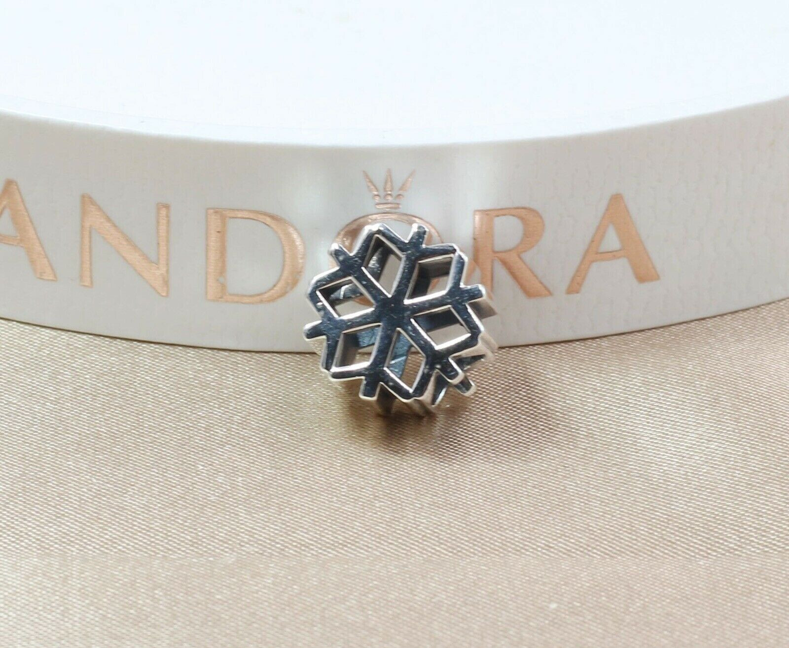 NEW Authentic PANDORA Sterling Silver Polished Snowflake NEW Authentic PANDORA Sterling Silver Polished Snowflake