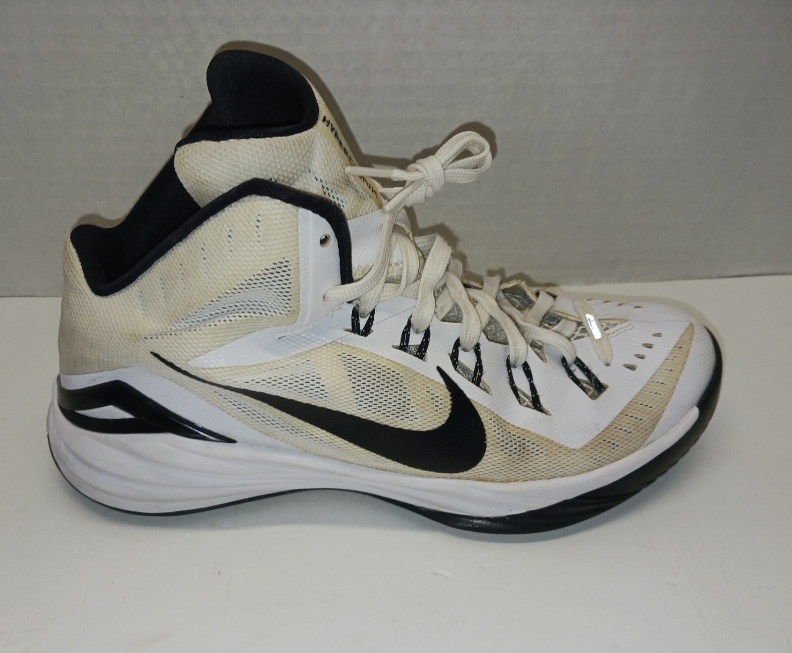 未使用NIKE HYPERDUNK ホワイト/ブラック　611455 - 100 未使用NIKE HYPERDUNK ホワイト/ブラック 611455 - 100