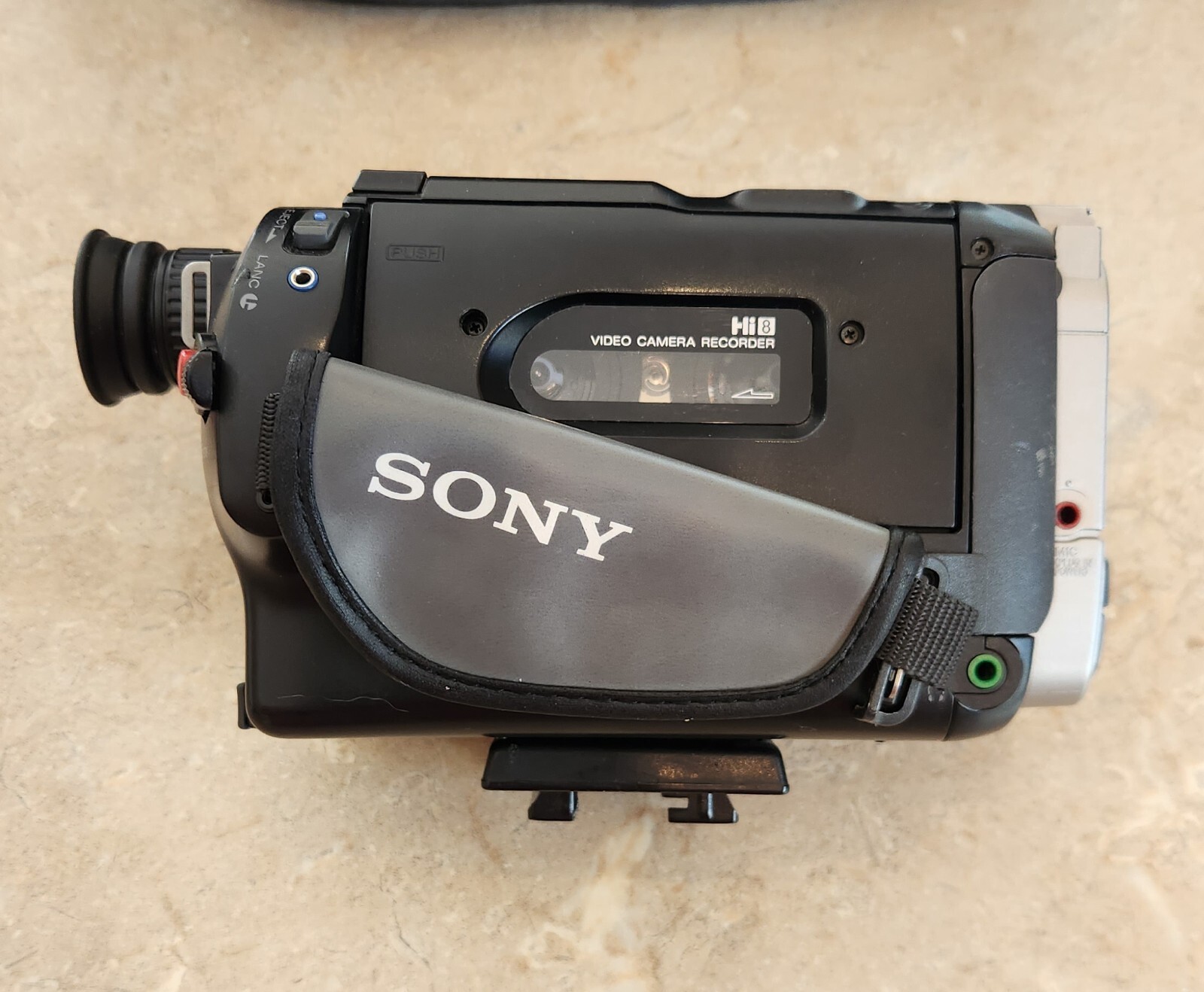 も*あ様 動作品　SONY Hi8ビデオカメラ　Handycam CCD-TRV Sony CCD-TRV65 Hi8 Camcorder with 18x Optical Zoom and