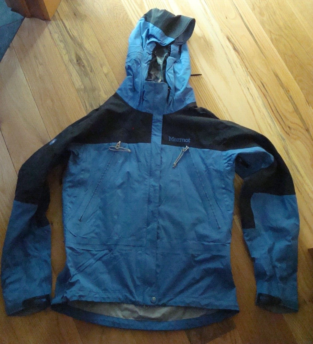 Marmot Women's Blue/Black Winter Jacket/Shell Medium RN Marmot Women's Blue/Black Winter Jacket/Shell Medium RN