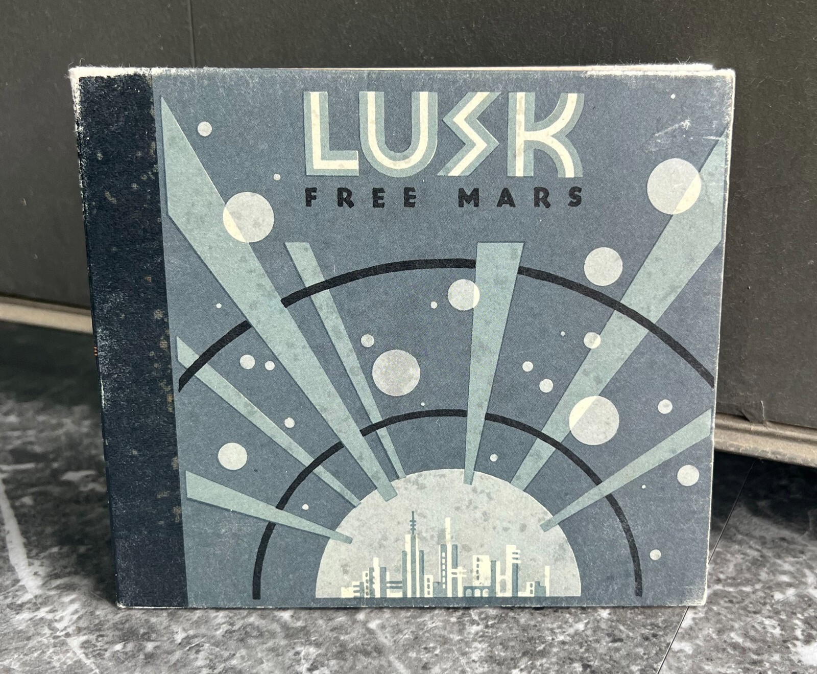 米CD Lusk Free Mars 61422311412 Volcano (2), Zoo Entertainment /00110 Lusk - Free Mars - Amazon.com Music