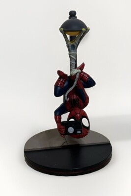 Spider-Man with Camera Q-Fig - Loose Figure Quantum Mechanix Diorama Marvel
