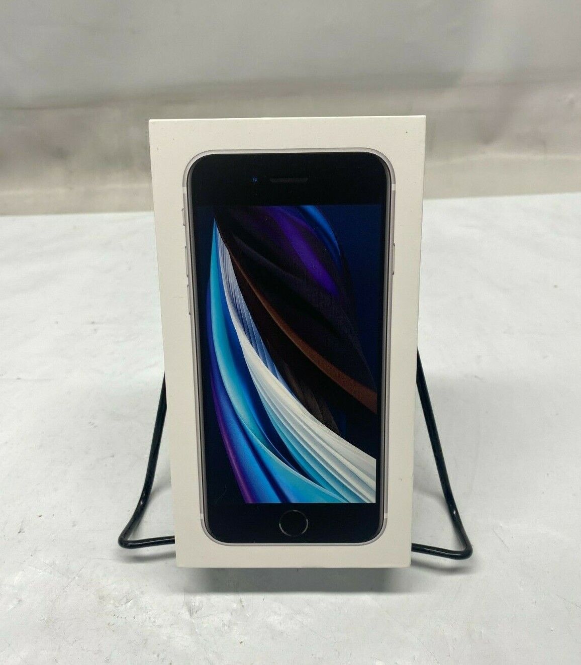 Apple iPhone SE 64GB White MHHG3LL/A A2275 Locked SIMPLE Mobile T-Mobile - NEW Apple iPhone SE 64GB White MHHG3LL/A A2275 Locked SIMPLE Mobile T-Mobile - NEW