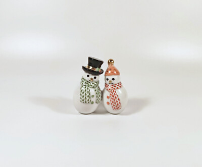 HEREND, SNOWMANS WITH FISHNET SCARFS, HANDPAINTED PORCELAIN FIGURINE (A001)