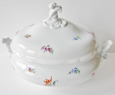 ANTIQUE MEISSEN SCATTERED FLOWERS TUREEN HAND PAINTED FLOWERS SWIRL TOP HANDLES