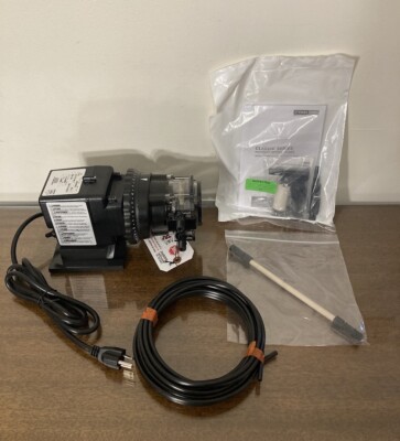 Stenner Pump 85MHP17 100 psi Peristaltic Metering Pump Adjustable Head Chlorine