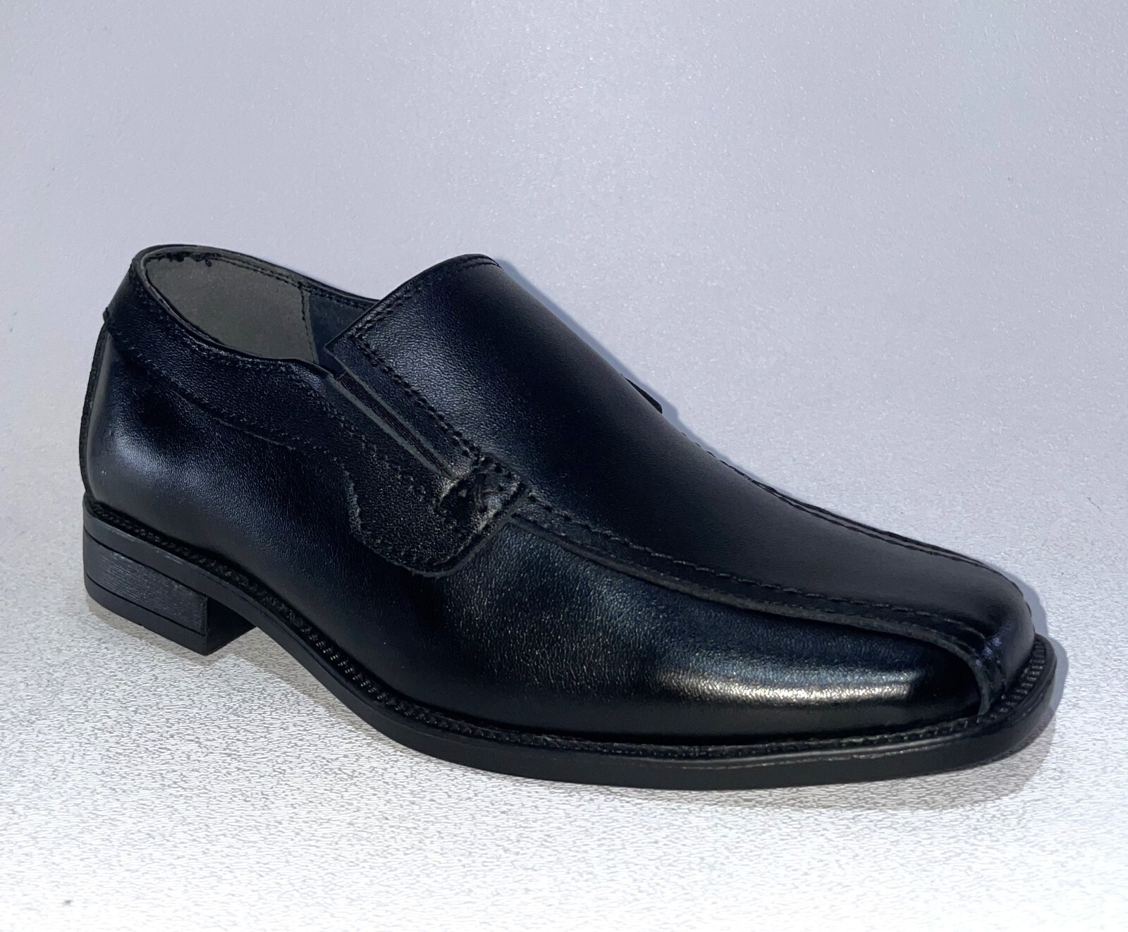 

Steve Madden CODEE Черные классические туфли для мальчиков без шнуровки, Черный