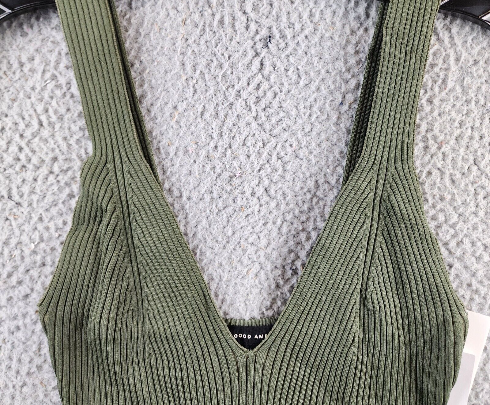 Good American Shine Ribbed Tank Top Women's M Fatigue Deep V-Neck Sleeveless - Picture 3 of 13