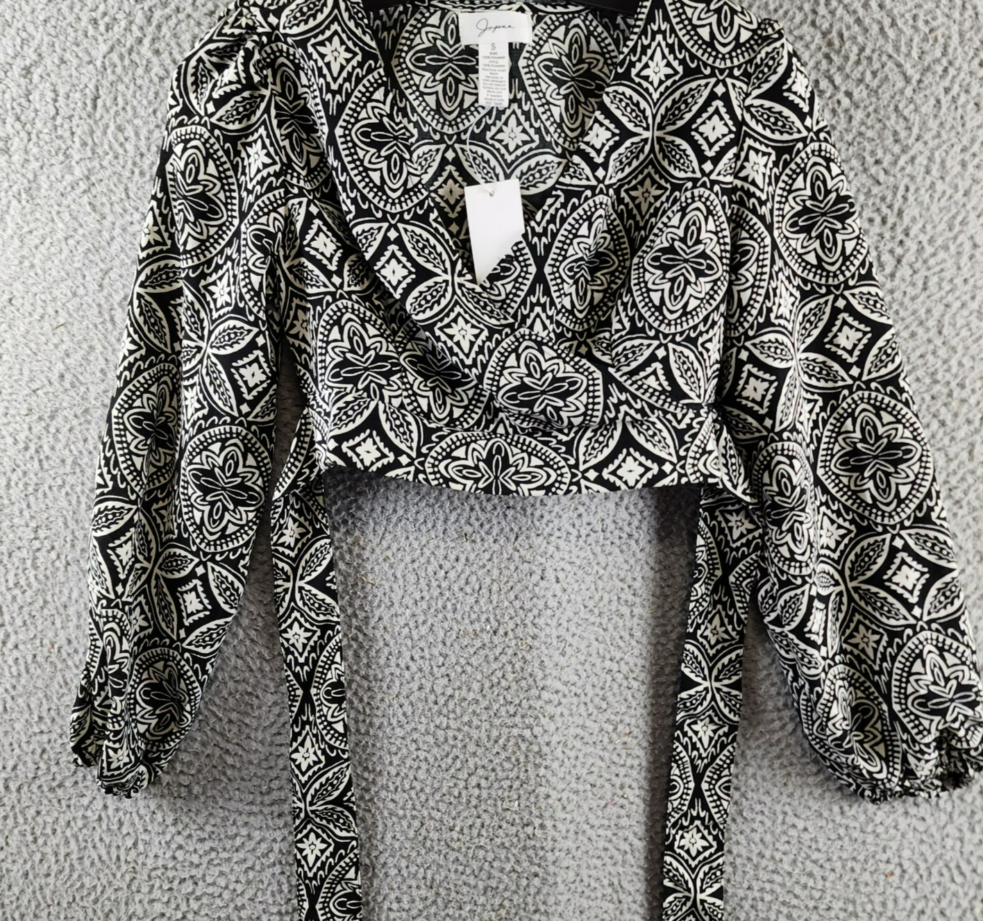 Japna Faux Wrap Printed Cropped Tie Front Top Women's S Black/White V-Neck L/S - Picture 1 of 11
