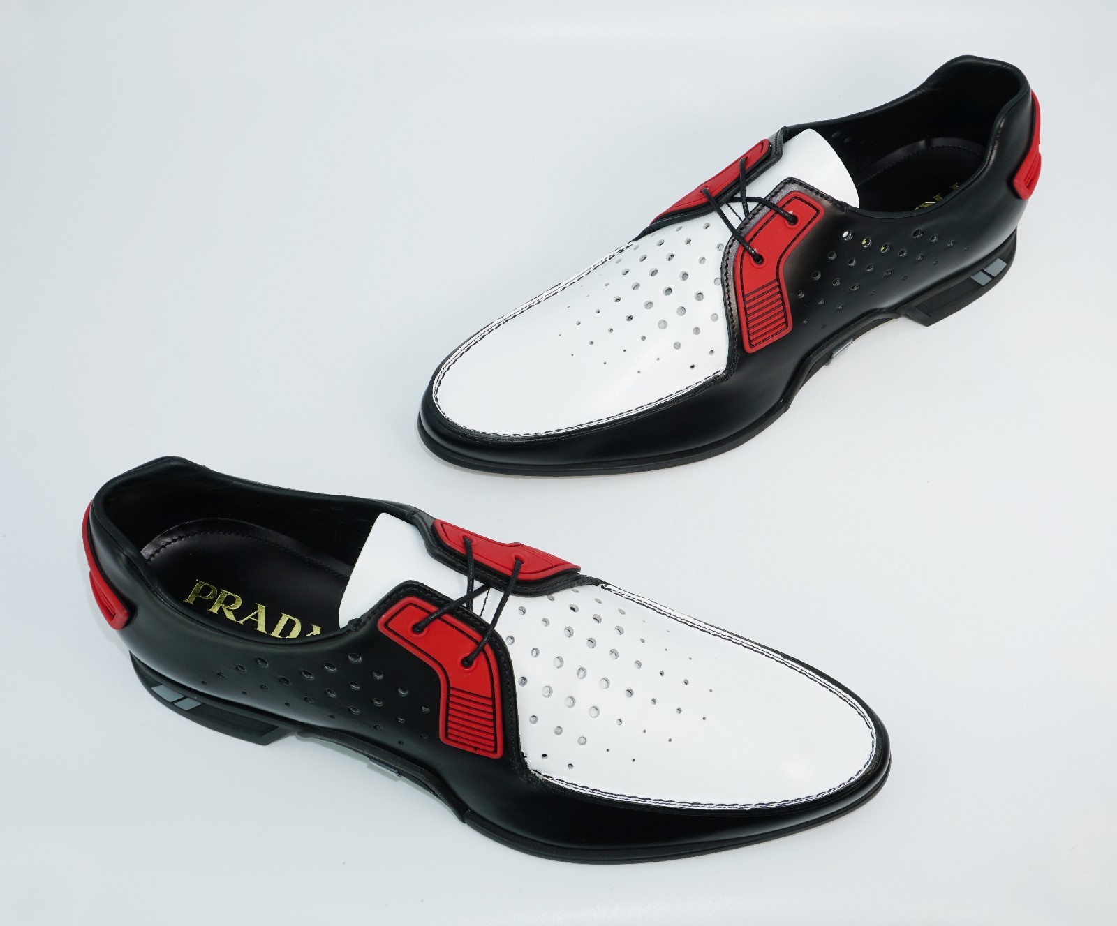 Pre-owned Prada Men's Two-tone Tech Toe Lace-up Leather Derby, Nero/white/rosso, Msrp $850 In White/black