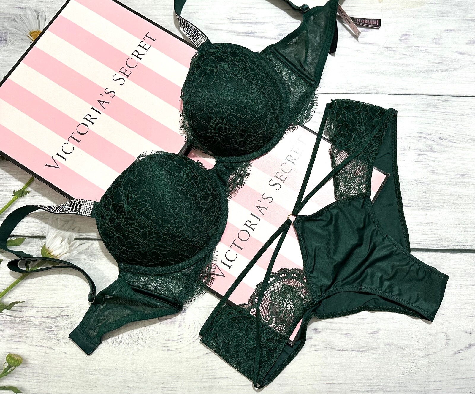 

Victorias Secret очень сексуальный кружевной бюстгальтер пуш-ап на бретельках Cheeky Set Envious Green, Зеленый