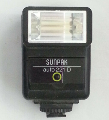 Sunpak Flash Unit Dedicated For Konica Cameras Model Auto 221D (takes 4 AA Batte