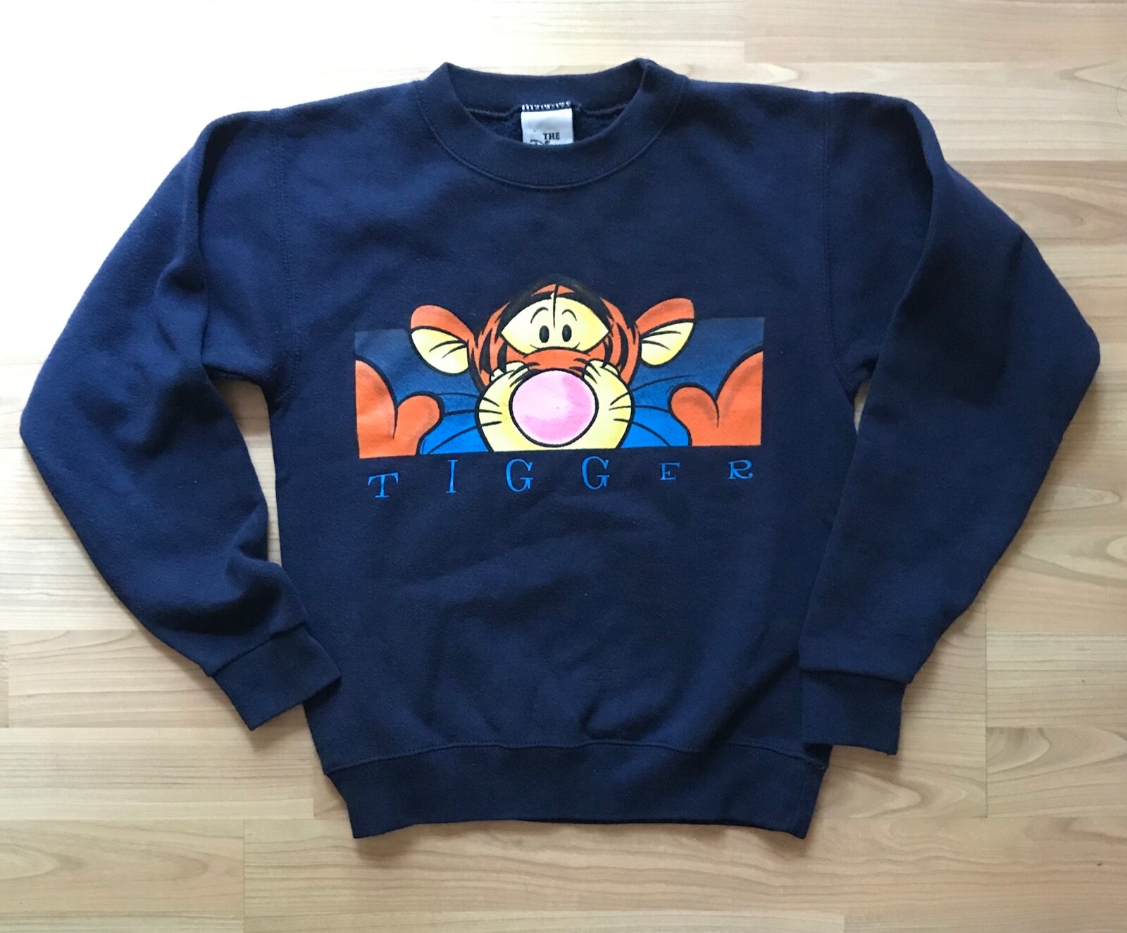 Vintage Disney Store Tigger Crewneck Pullover Sweatshirt Vintage Disney Store Tigger Crewneck Pullover Sweatshirt