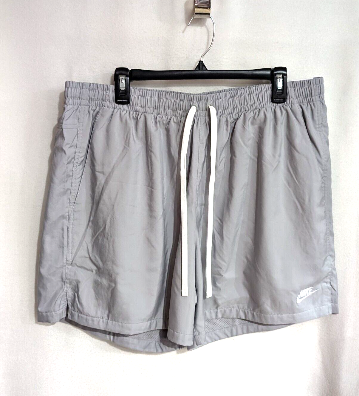 Nike Sportswear Men's Grey Woven Flow Shorts (AR2382-077 Nike Sportswear Men's Grey Woven Flow Shorts (AR2382-077