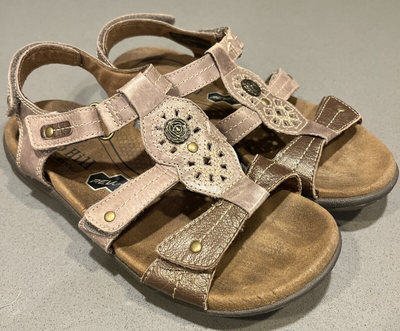 cobb hill by new balance revlite