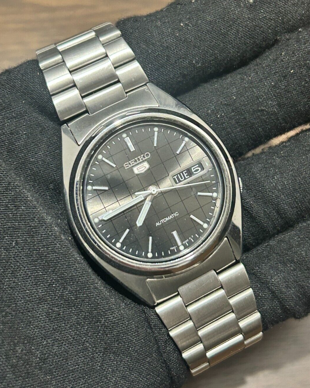 Seiko 5 Men's Black Dial Automatic Watch - 21 Jewels, 7S26