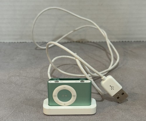 iPod shuffle　Green Apple iPod shuffle 2nd Generation Green (2 GB) 885909252817