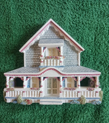 Vintage Brian Baker's DejaVu Collection #1572 Oak Bluff  with Box & COA