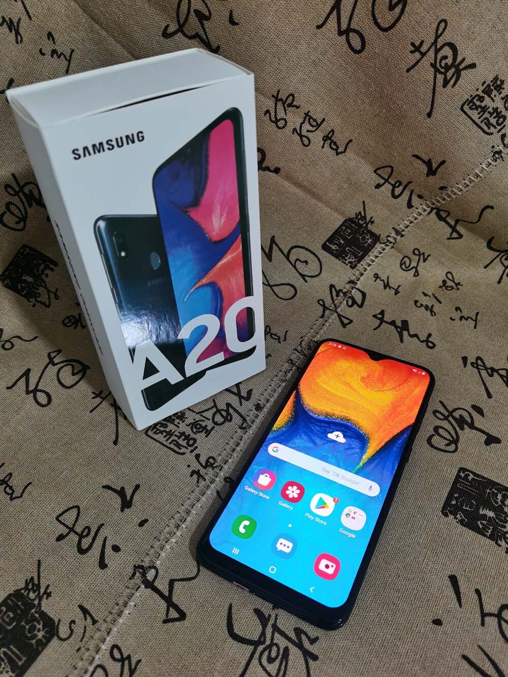 Galaxy - SIMフリー Samsung Galaxy A20 s-l400.jpg