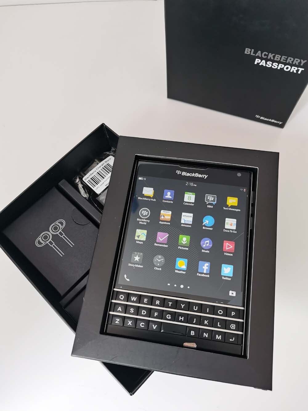 BlackBerry Passport Q30 SQW100-1 | 32GB | 4G | 13MP | Quad