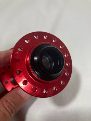 Novatec D791SB-15 (100x15mm) Red 32 Hole Front MTB/Road Hub Disc