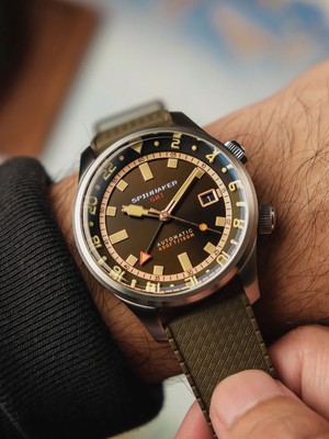 Pre-owned Spinnaker Sp-5121-22 Mens Watch Bradner Gmt Automatic 42mm 18atm