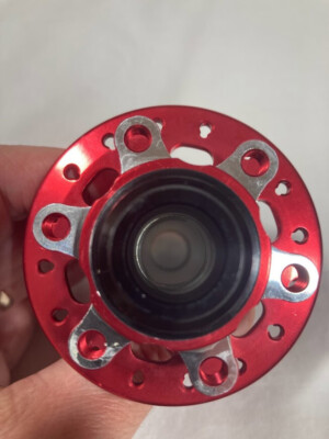 Novatec D791SB-15 (100x15mm) Red 32 Hole Front MTB/Road Hub Disc