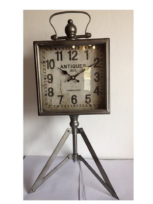 Countryfield Tischuhr Antiques Standuhr Uhr Dekouhr Dreibein Stativ eckig 52682