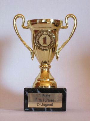 Mini-Henkelpokal mit 