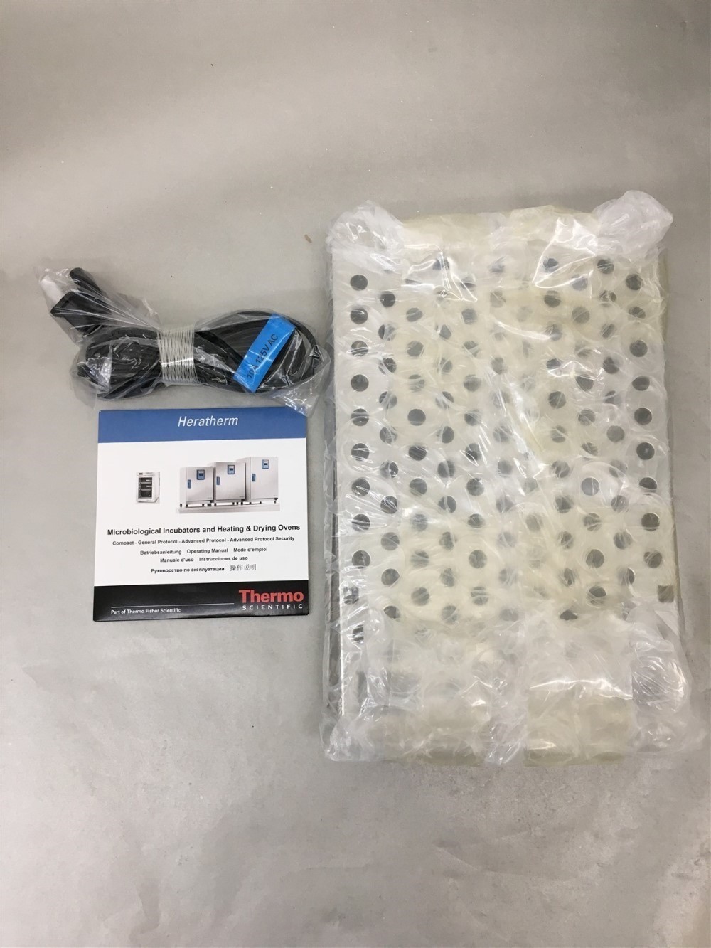 New Thermo Scientific Heratherm IMC18 Microbiological Incubator