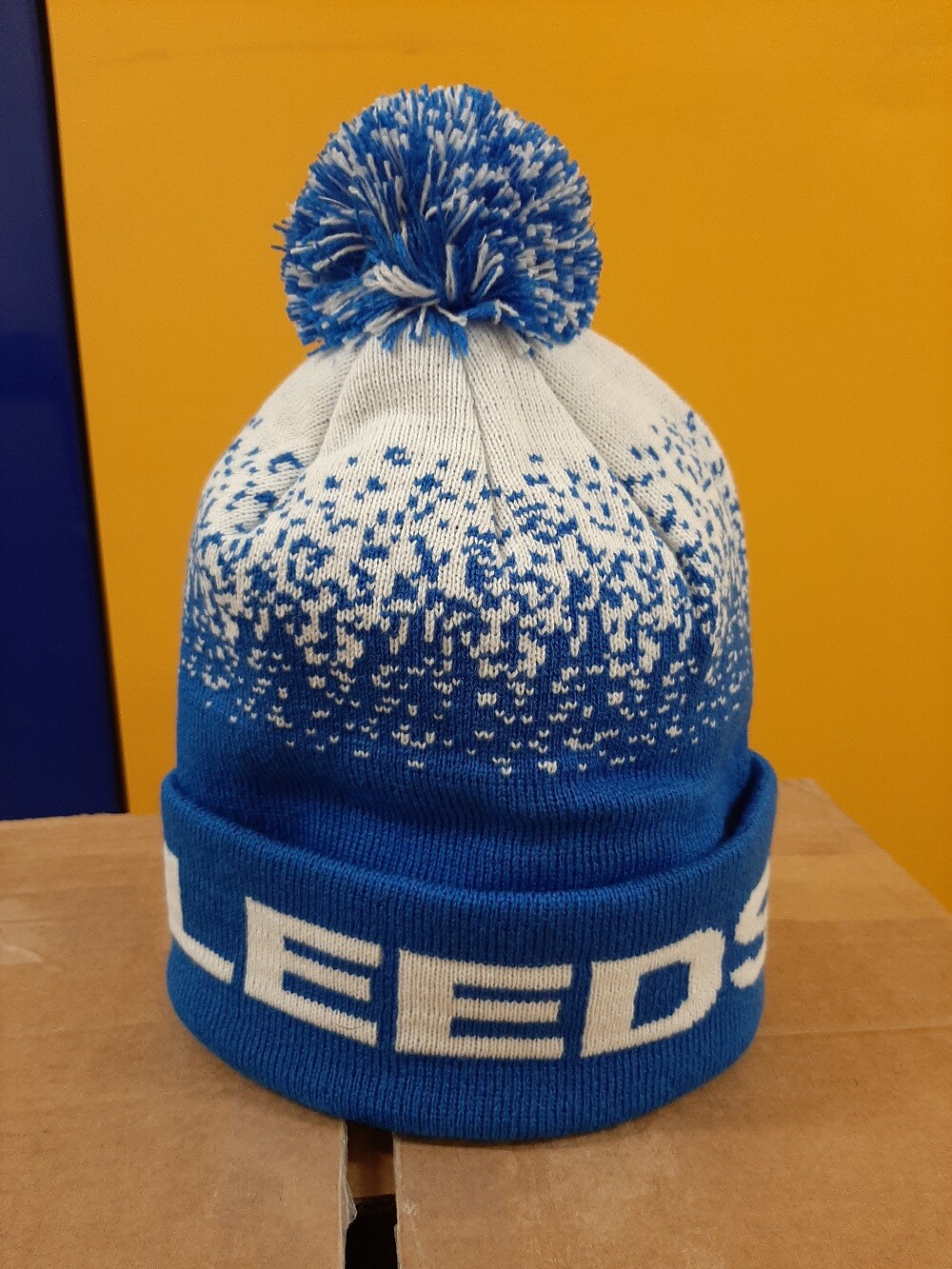 Leeds United KIDS Football Bobble Hat Pom Pom SPECKLE CHRISTMAS Knitted