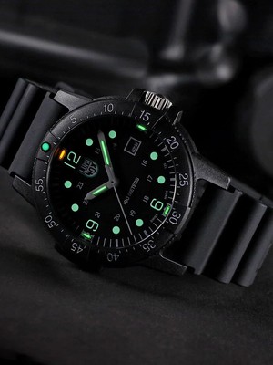 Pre-owned Luminox X2.2001 Sea Bass Mens Watch 44mm 10atm