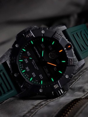 Pre-owned Luminox Xs.3877 Mens Watch Master Carbon Seal Automatic