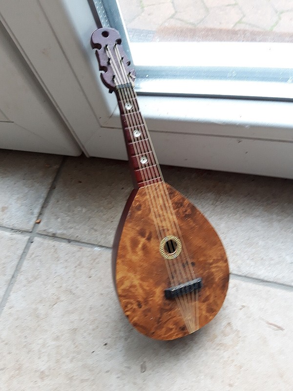 Balaleika Gitarre Spieluhr Instrument Miniatur Russland Spielzeug Holz Laute