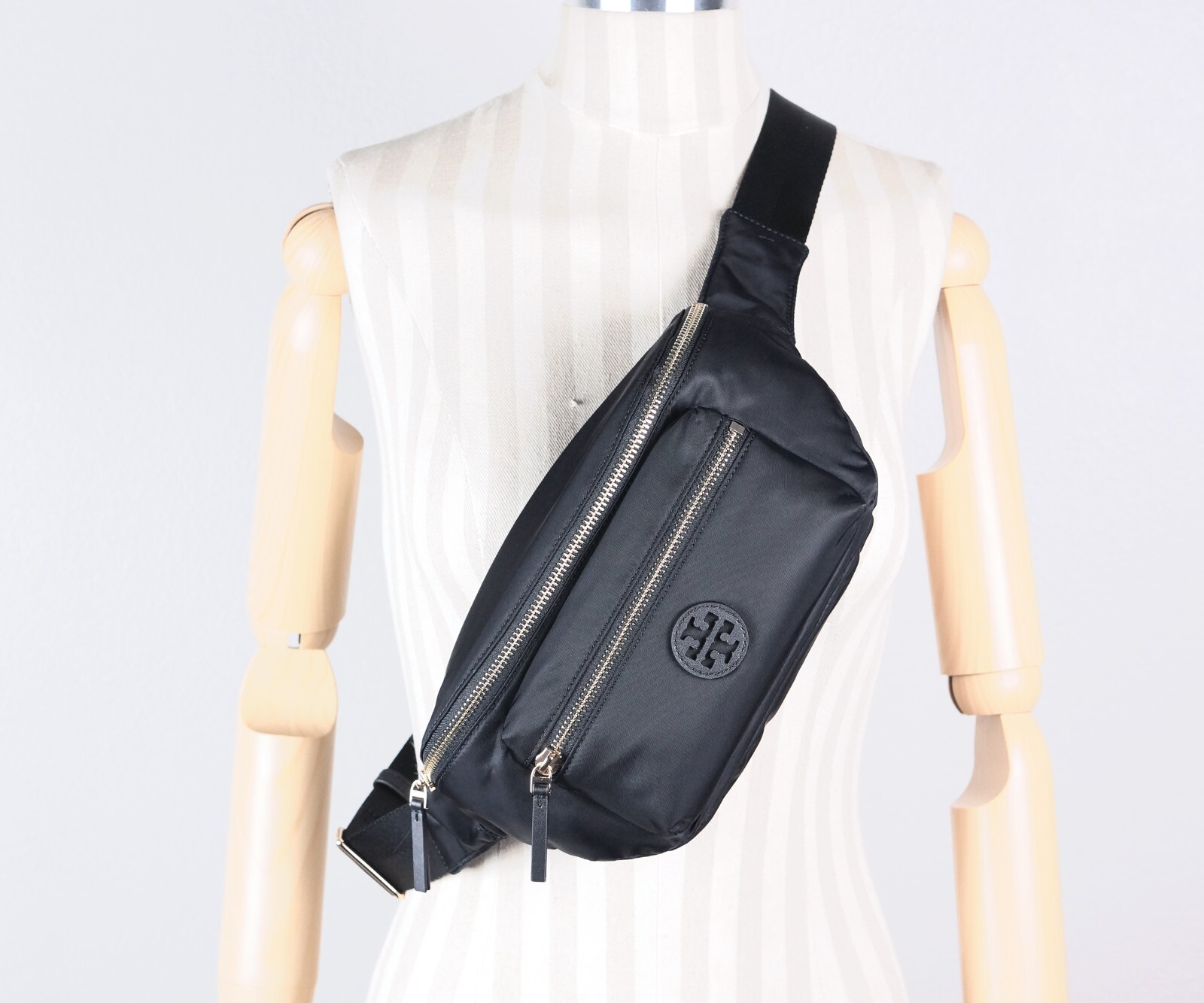 定番 TORY BURCH★NYLON BELT BAG 82508 TORY BURCH Nylon Belt Bag Tory Navy 82508