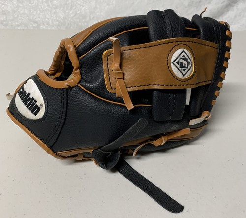 Franklin 4809-9.5 Baseball Catching Mitt Youth Size Right