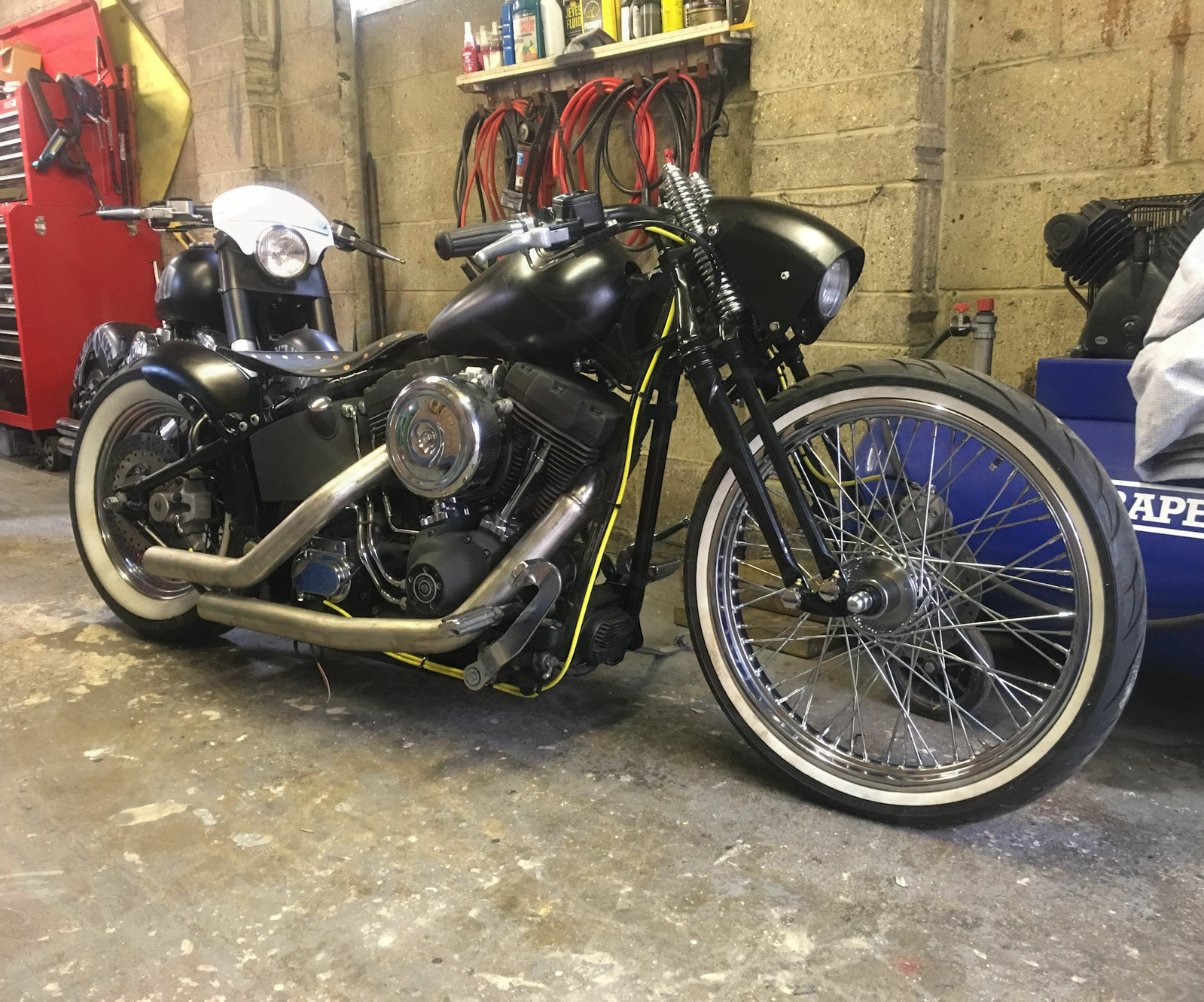 Antique Vintage Springer Forks for Harley Bobber Chopper Black Big Port