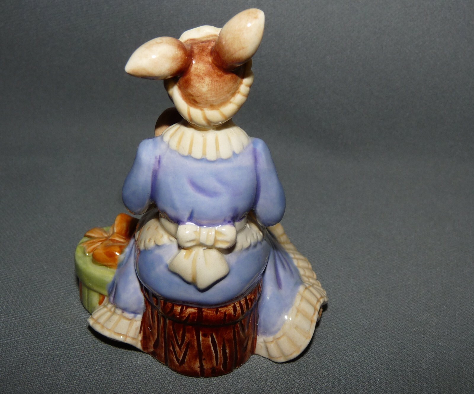 Royal Doulton Childhood Memories Bunnykins Quiet Time in Box 2004