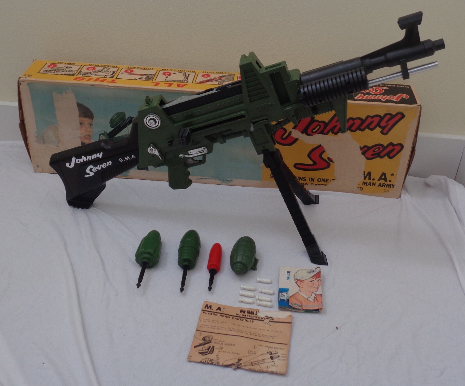 VINTAGE 1964 TOPPER TOYS JOHNNY SEVEN GUNS IN THE ONE MAN VINTAGE 1964 TOPPER TOYS JOHNNY SEVEN GUNS IN THE ONE MAN