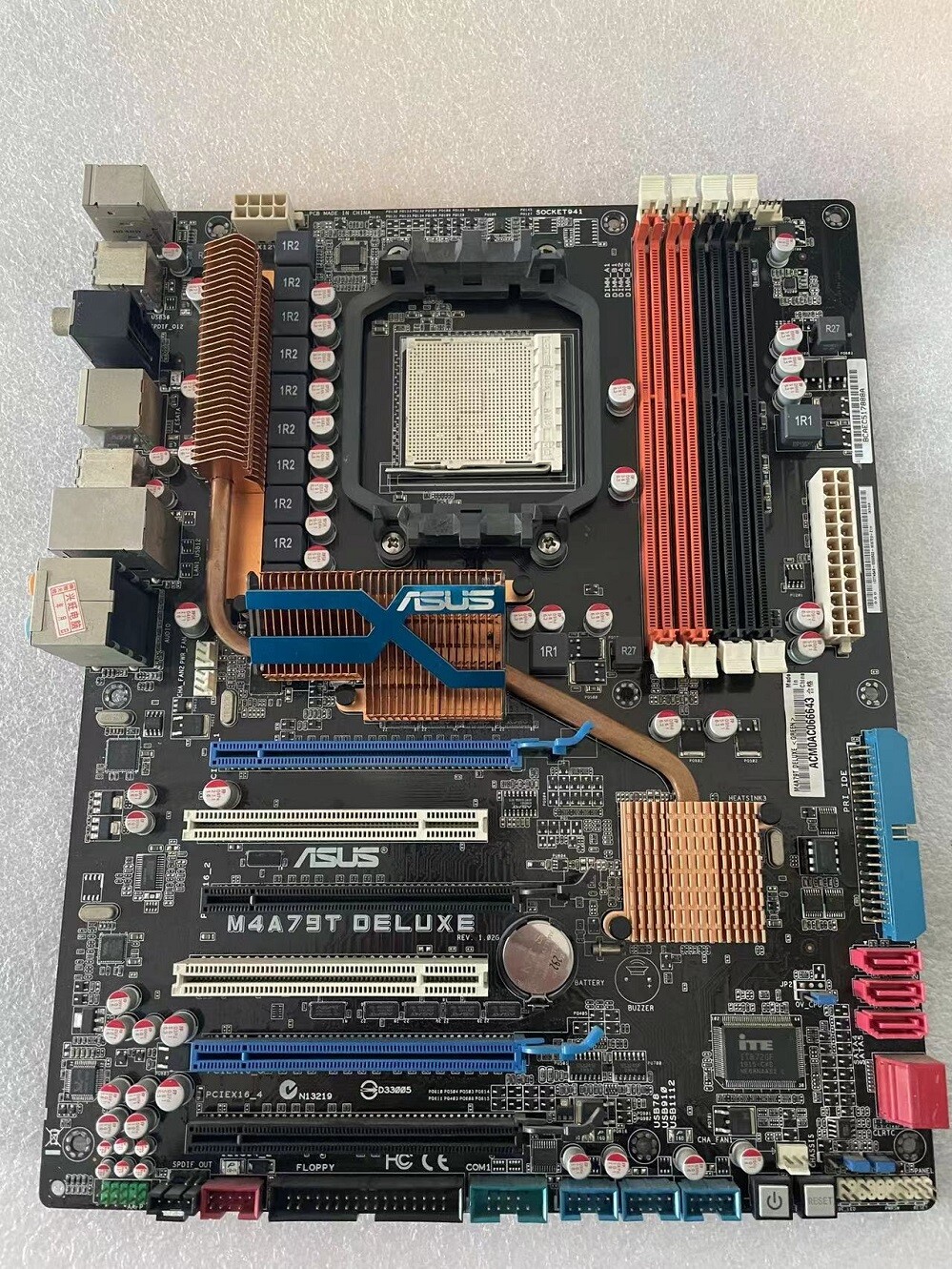 ASUS M4A79T デラックス AM3 DDR3 AMD 790FX ASUS M4A79T DELUXE AMD 790FX AM3 DDR3 Desktop ATX