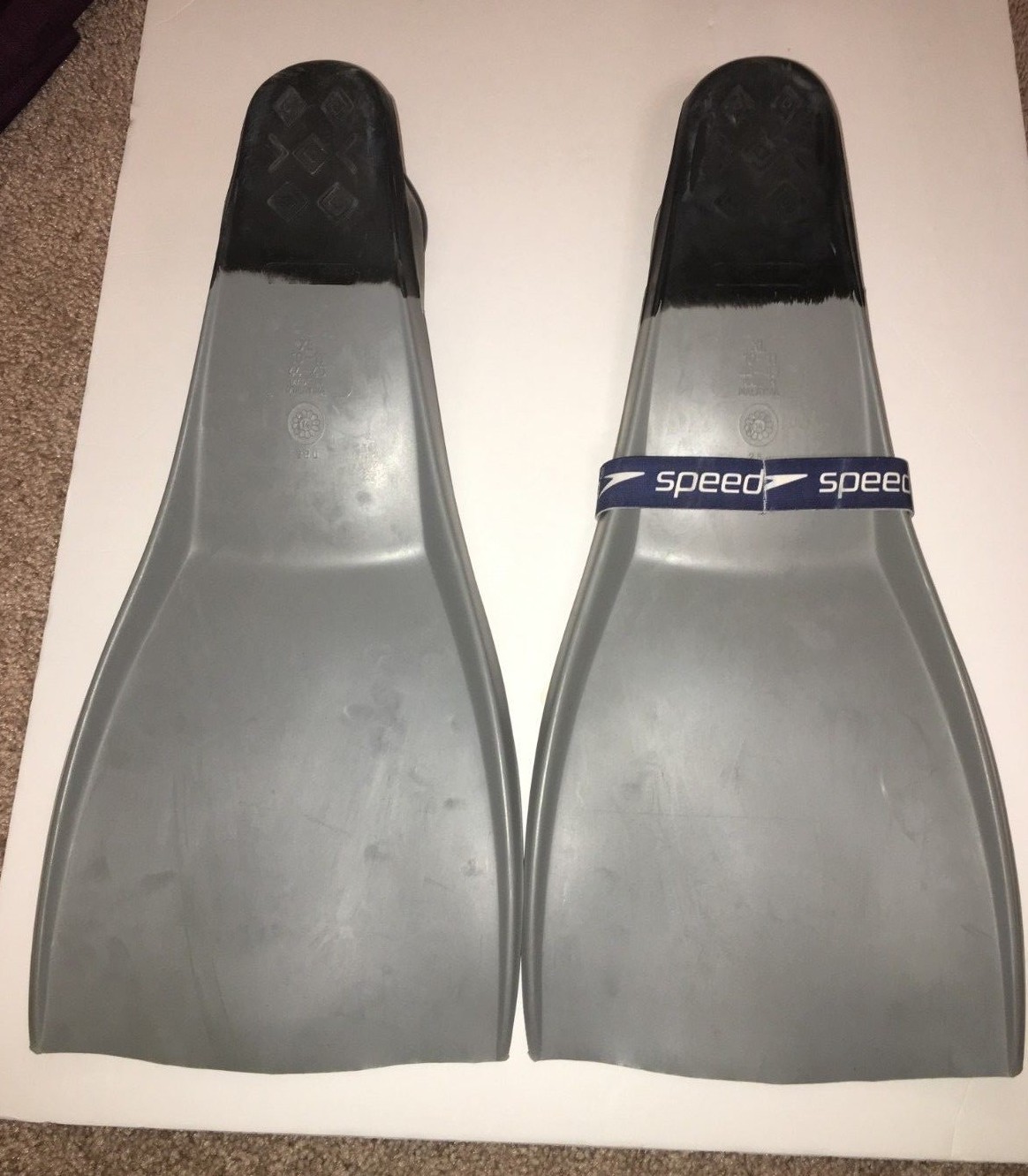 New Speedo Trailon Rubber Swim Fins Extra Large Black and Gray
