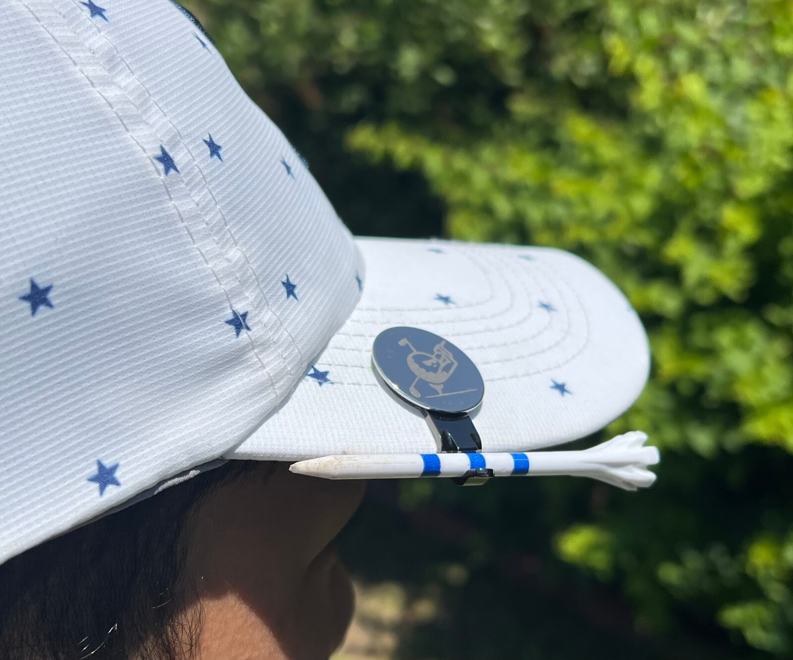 SnapTee Golf Hat Clip with Magnetic Ball Marker and Tee Holder (Silver)