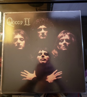 Queen    Queen II  EMI    QUEENLP2, Parlophone    50999 2 66572 1 9