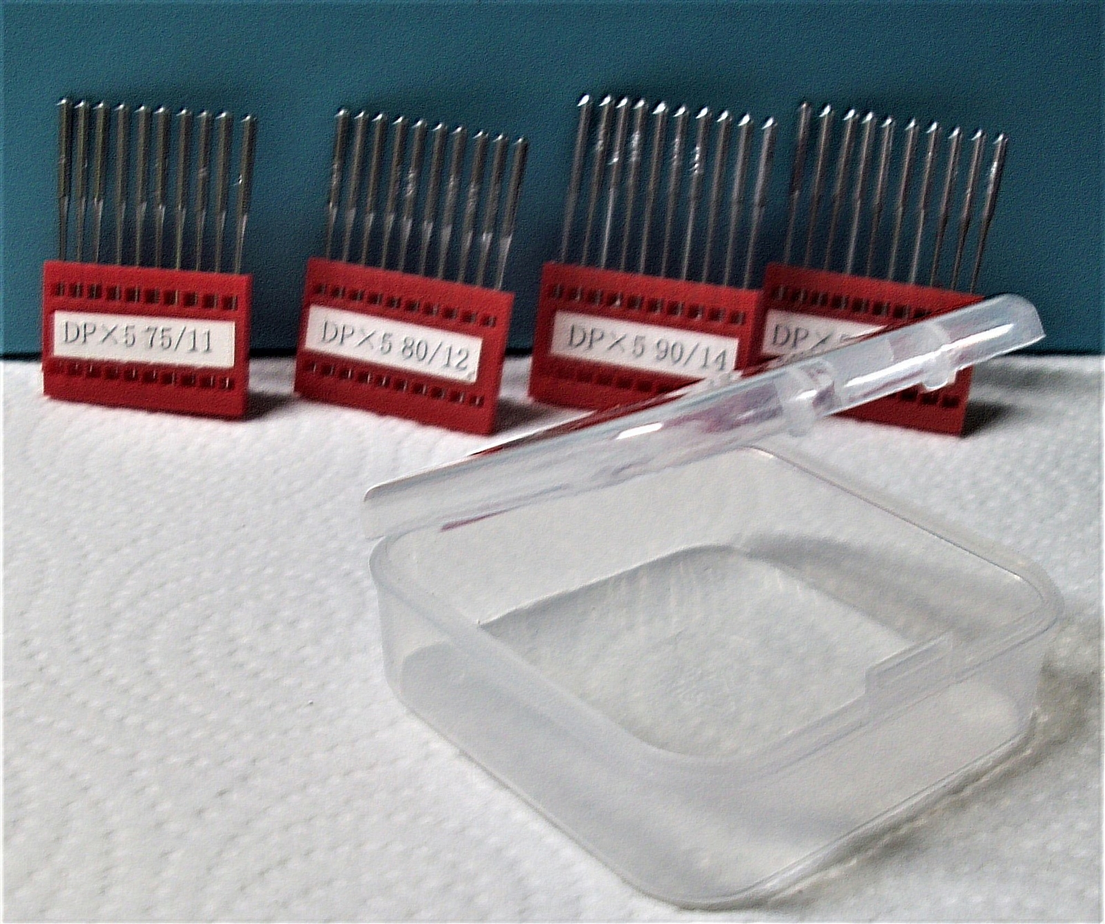 40 Sewing Machine Needles Universal, 10 Each X 4 Sizes - 11,12,14,16 & 18