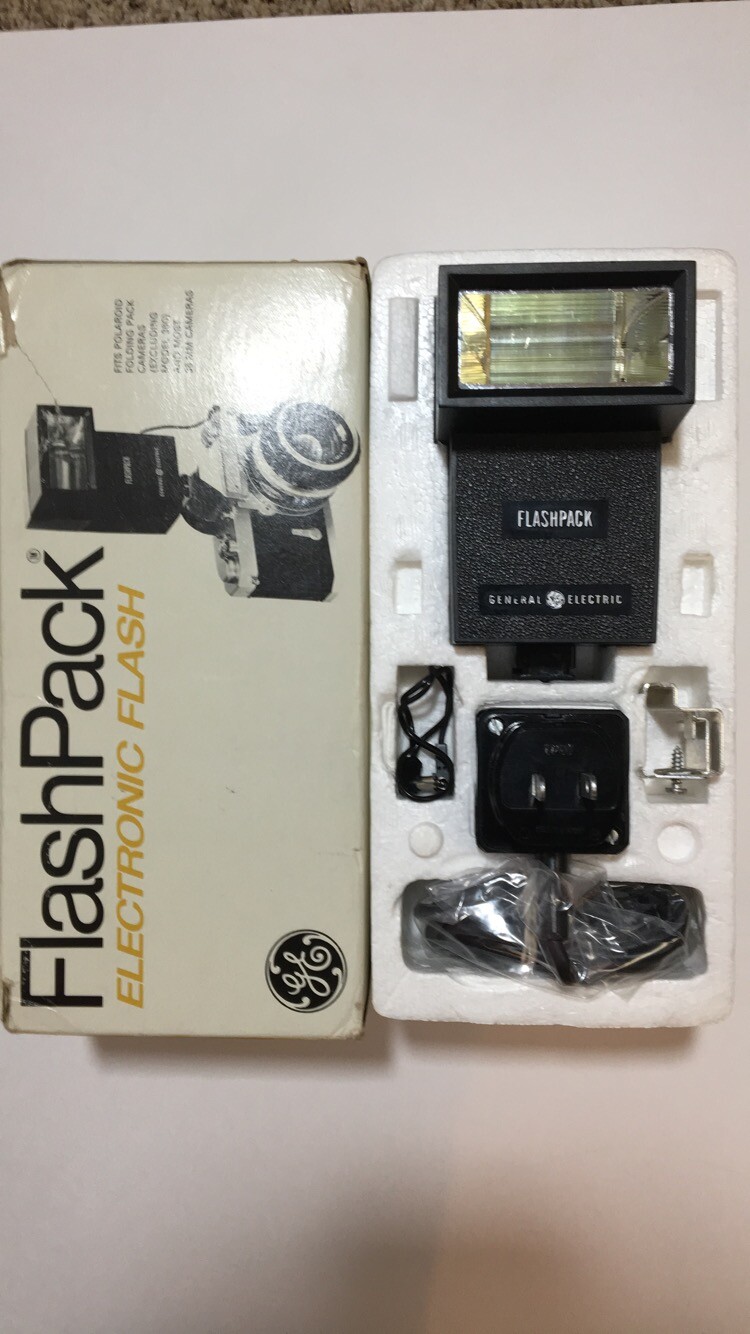 Flash Pack Electronic Flash for POLAROID Folding Pack Cameras and Most 33 MM Cam