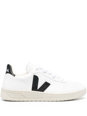 Pre-owned Veja V-10 Sneakers In White Black