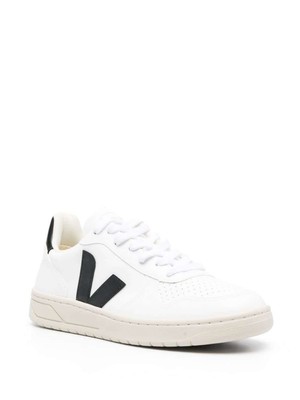 Pre-owned Veja V-10 Sneakers In White Black