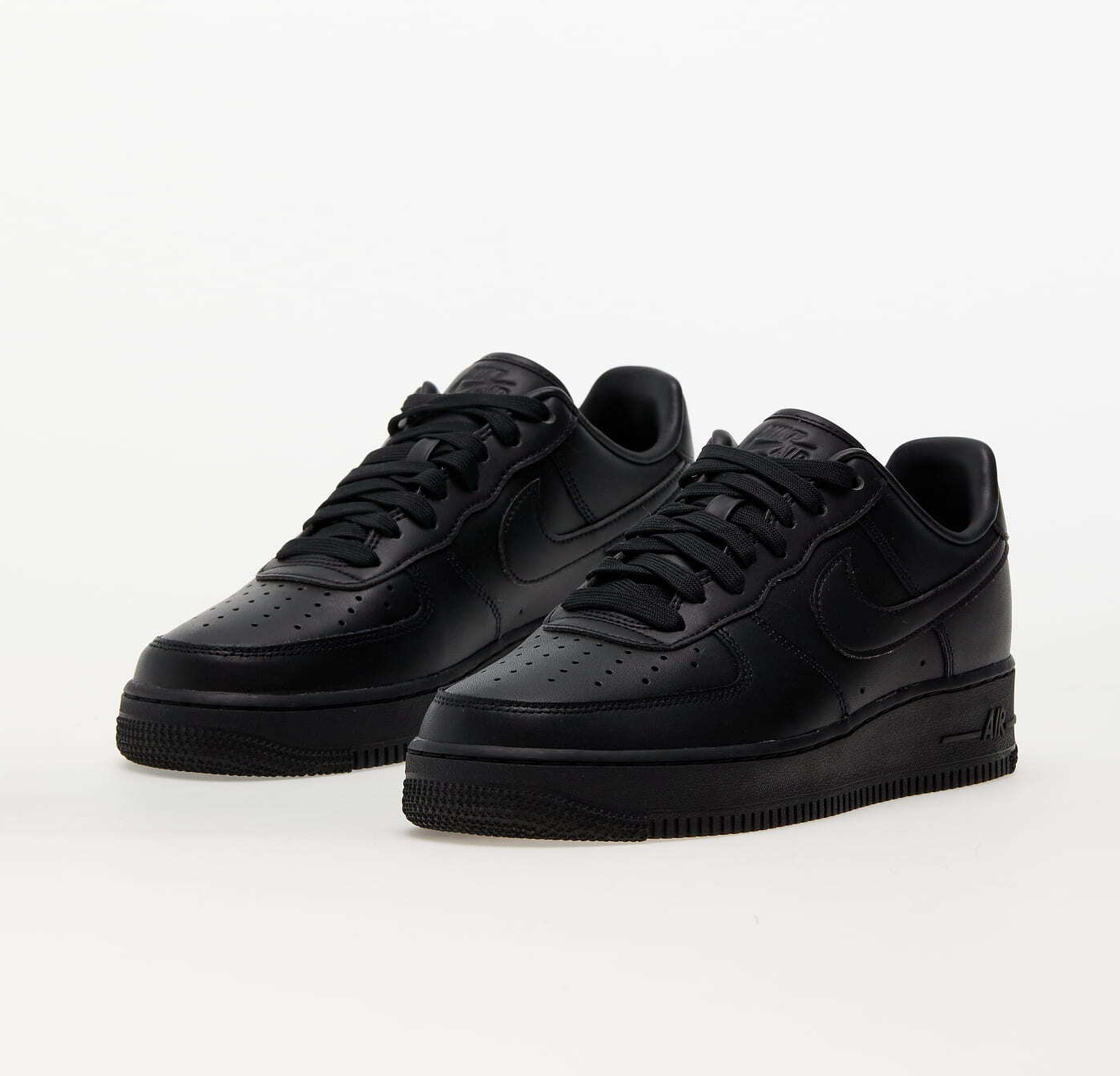 black nike air force 1 footlocker