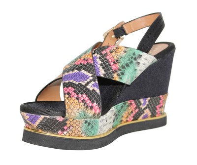 

Женские сандалии на танкетке Extreme Shoes Sara-1 со змеиной кожей BLK-10, Черный, Sandal